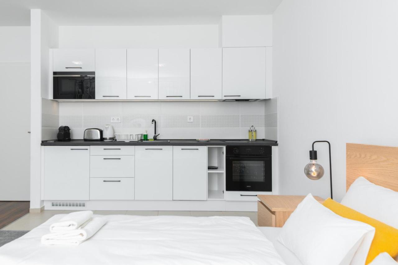 Westside Apartments By Urbanrent Budapest Esterno foto