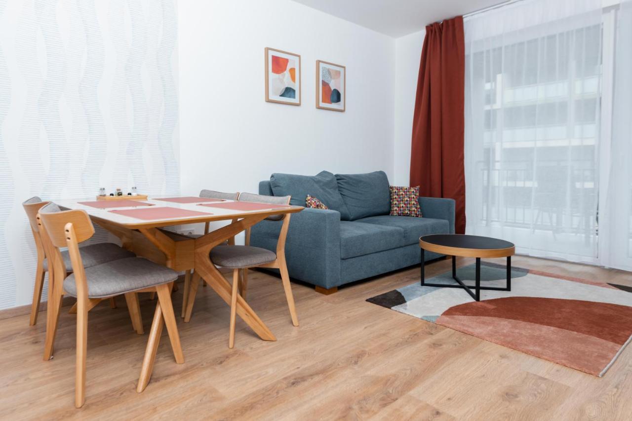 Westside Apartments By Urbanrent Budapest Esterno foto