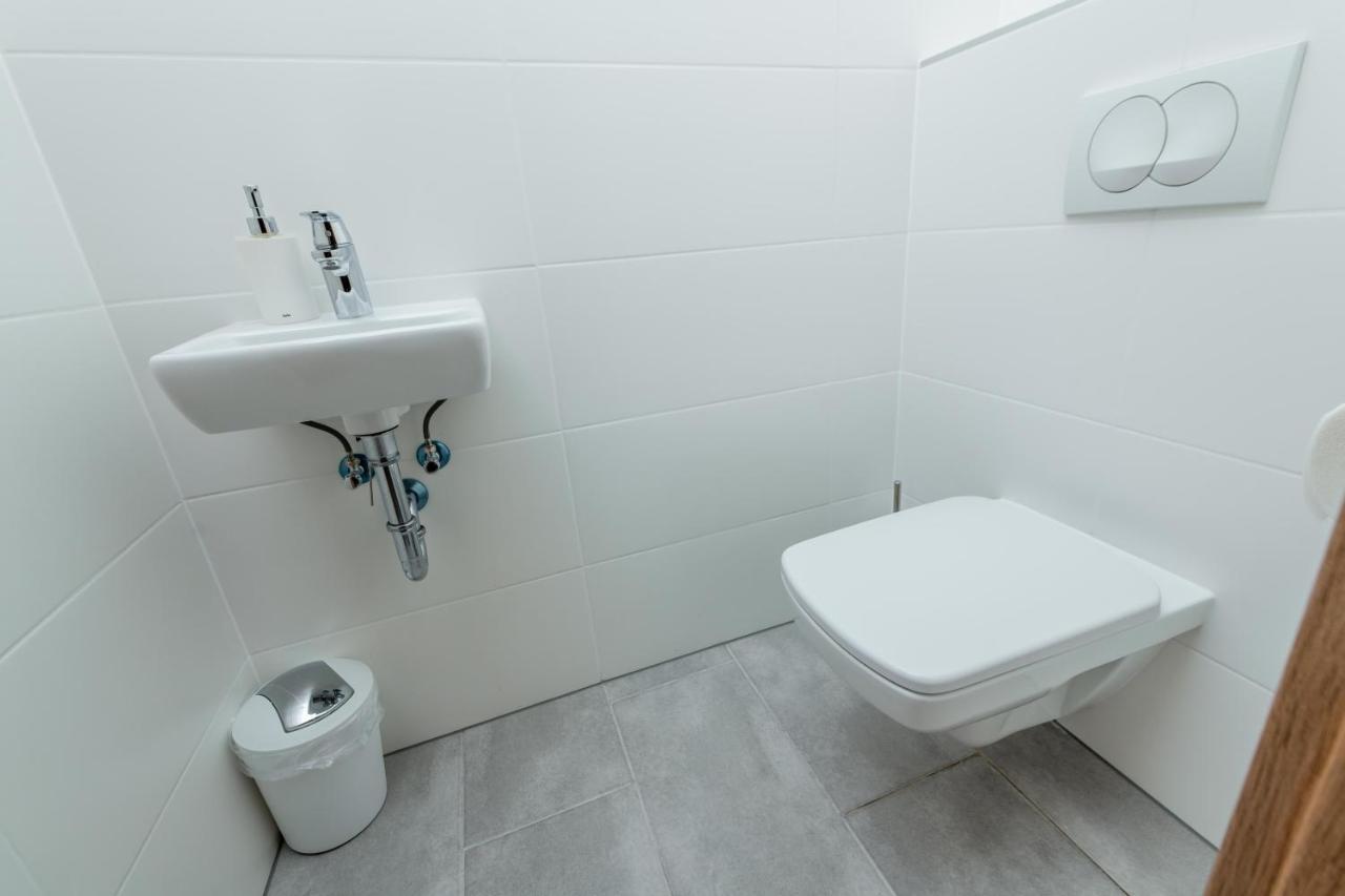 Westside Apartments By Urbanrent Budapest Esterno foto