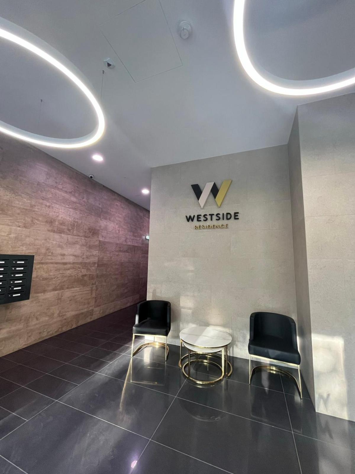 Westside Apartments By Urbanrent Budapest Esterno foto